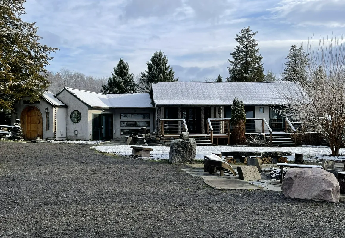 New Park Event Venue & Suites hotel hero