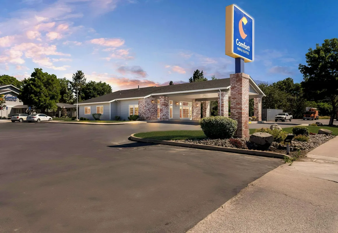 Comfort Inn & Suites Susanville hotel hero
