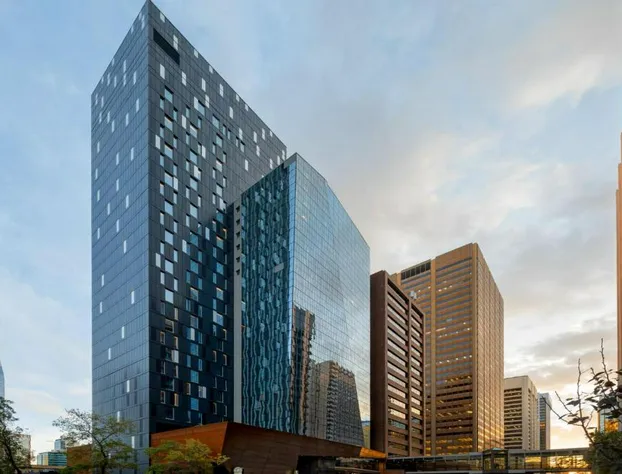 Courtyard By Marriott Calgary Downtown hotel detail image 1