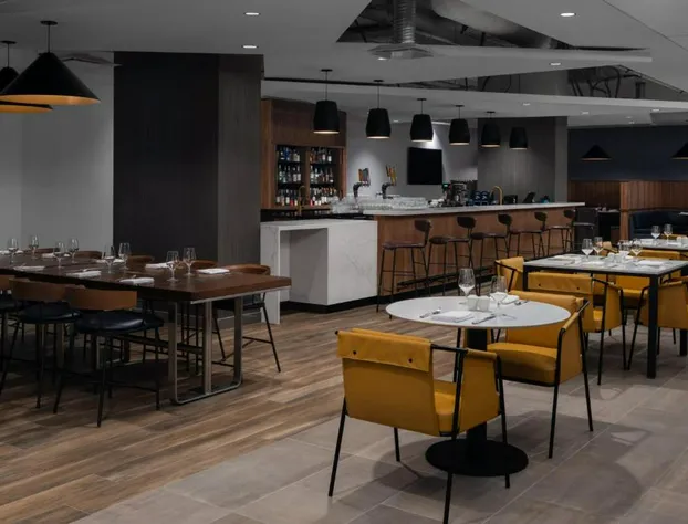 Courtyard By Marriott Calgary Downtown hotel detail image 4