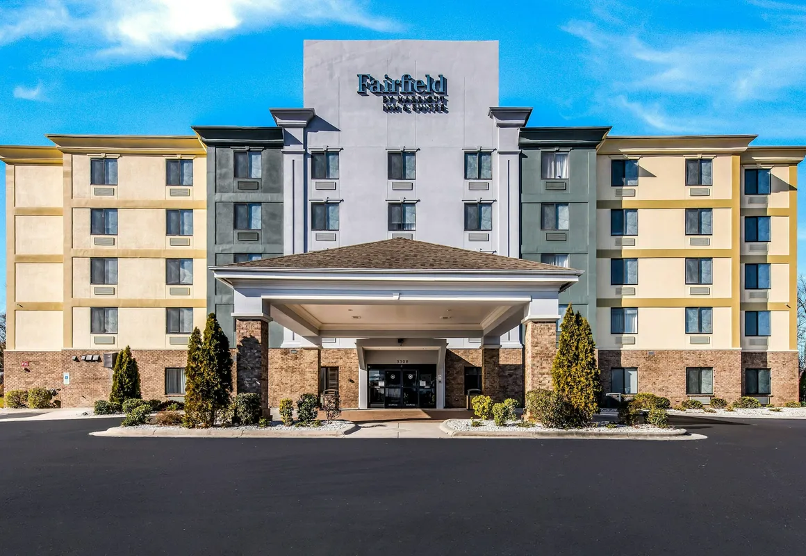 Fairfield Inn & Suites by Marriott Greensboro Coliseum Area hotel hero