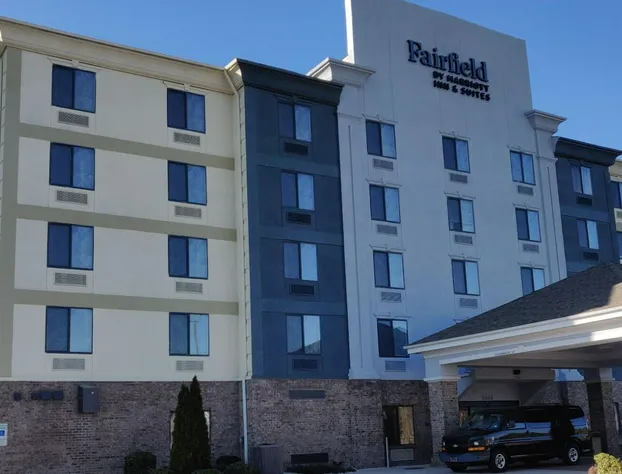 Fairfield Inn & Suites by Marriott Greensboro Coliseum Area hotel detail image 1