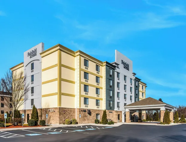 Fairfield Inn & Suites by Marriott Greensboro Coliseum Area hotel detail image 2