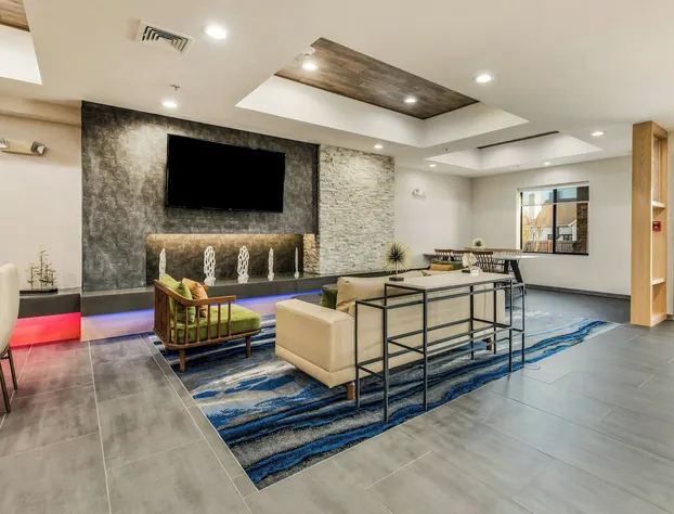 Fairfield Inn & Suites by Marriott Greensboro Coliseum Area hotel detail image 3