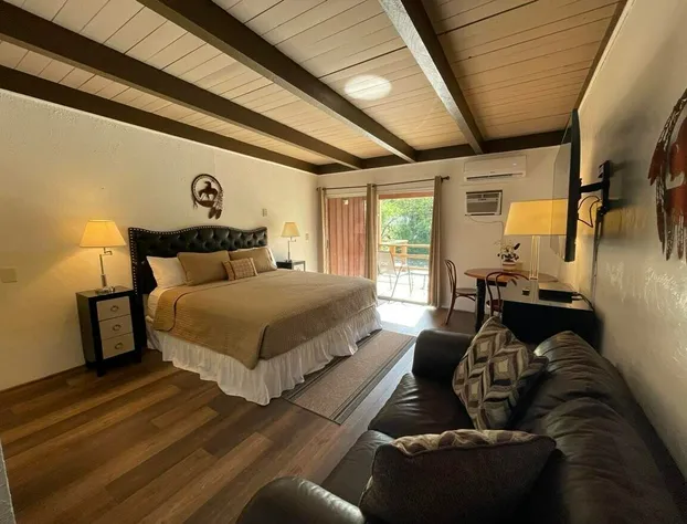 Riverfront Lodging hotel detail image 4