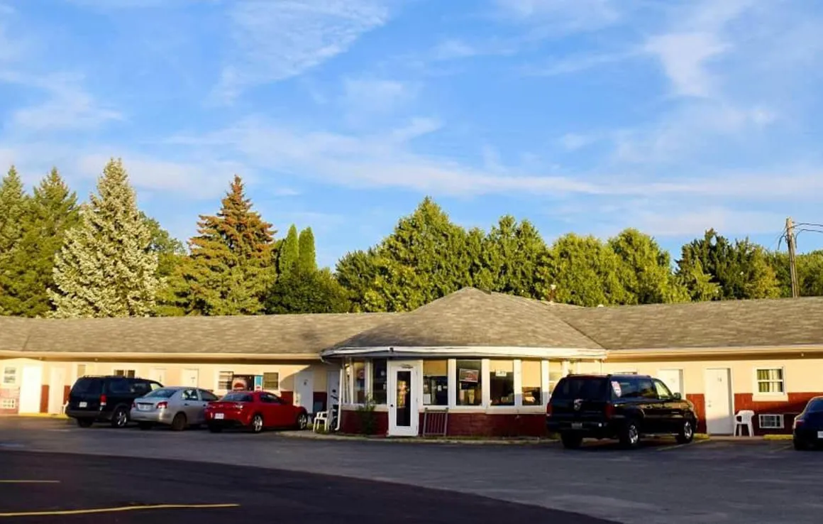 Le Grand Kent Motel hotel hero