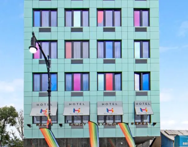 Hotel 365 Bronx hotel detail image 3