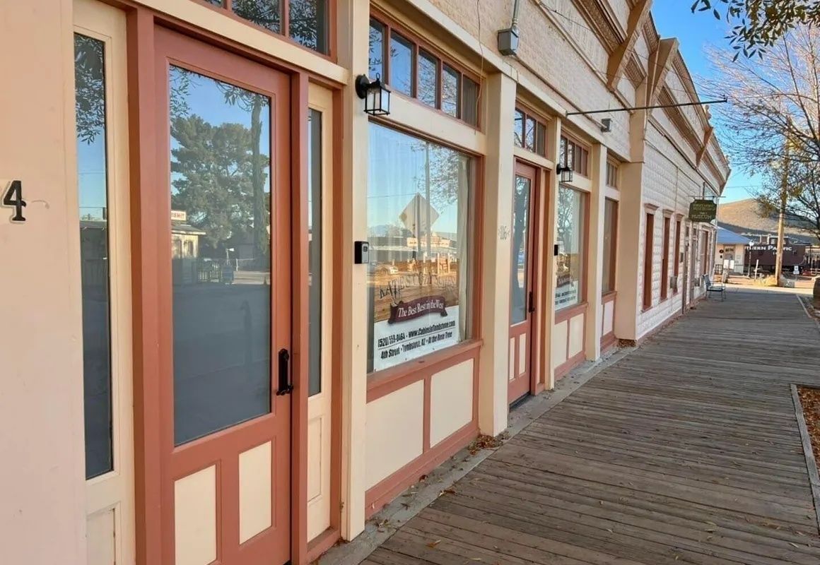 Katie's Cozy Suites hotel hero