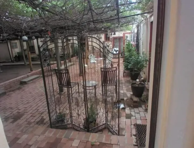 Katie's Cozy Suites hotel detail image 2