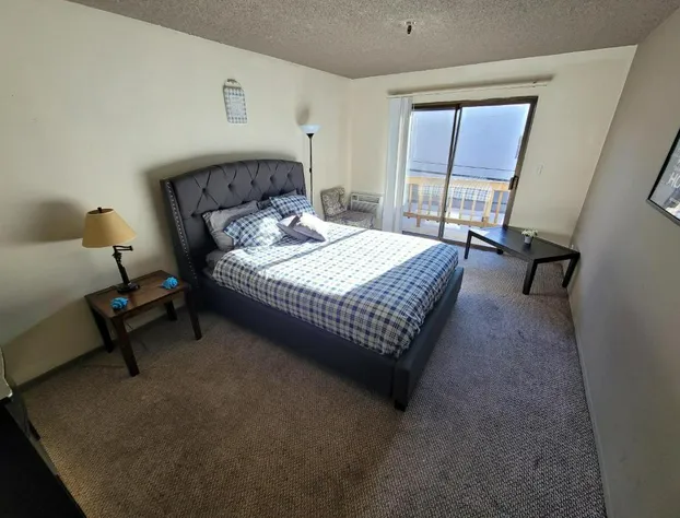 LA/Beverly Hills Hotel Style Suite (C19) hotel detail image 1