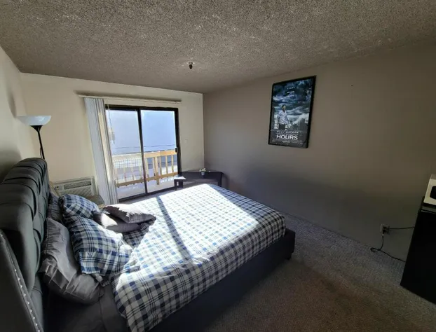 LA/Beverly Hills Hotel Style Suite (C19) hotel detail image 2