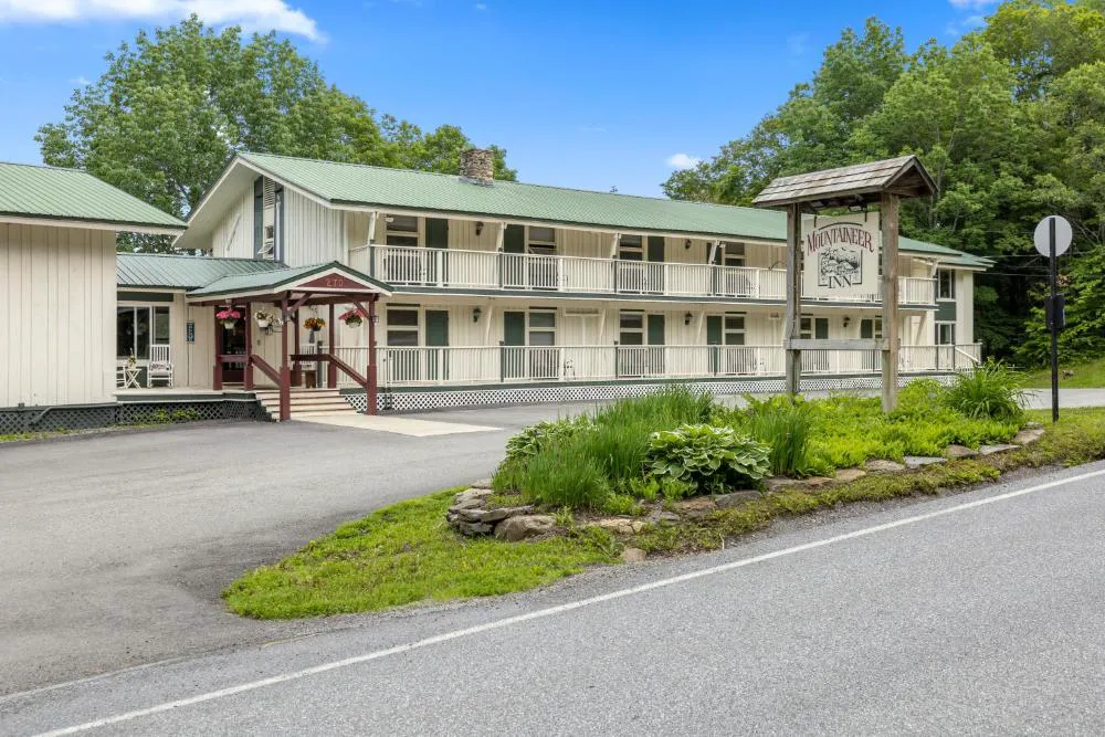 Mountaineer Inn hotel hero