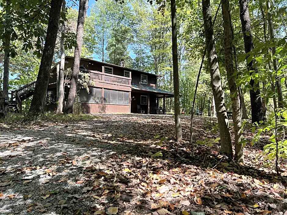 Rock Stalls Lodge Hocking Hills hotel hero
