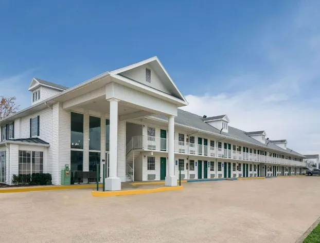 Econo Lodge Branson Theater District hotel detail image 2