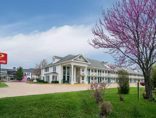 Econo Lodge Branson Theater District hotel detail image 3