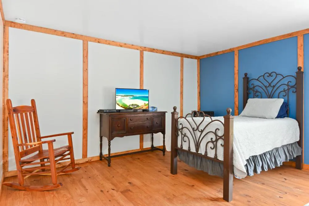 Round Top Hotel hotel hero