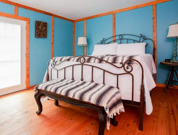 Round Top Hotel hotel detail image 3