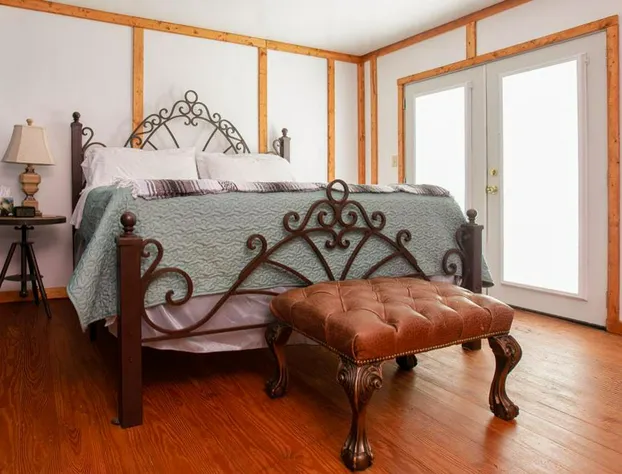 Round Top Hotel hotel detail image 4