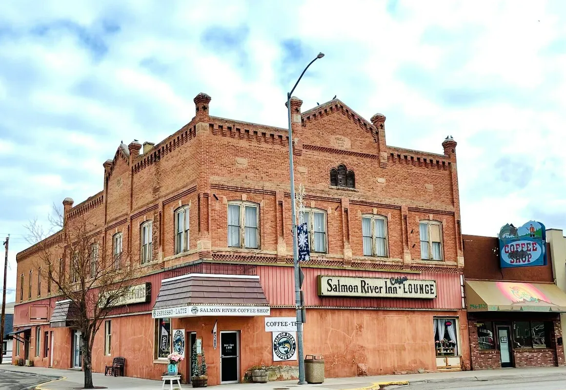 Salmon River Inn hotel hero