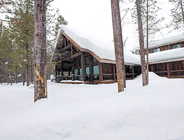 Yellowstone Crossing Lodge hotel detail image 1
