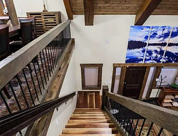 Yellowstone Crossing Lodge hotel detail image 3