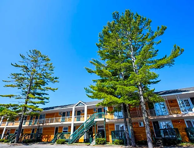 Mackinac Lodge hotel detail image 1