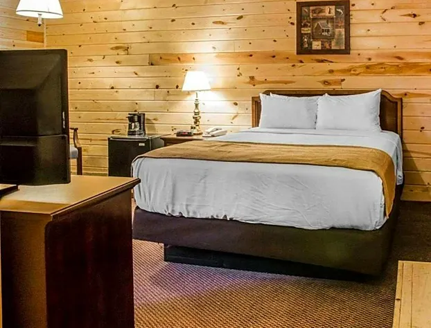 Mackinac Lodge hotel detail image 4