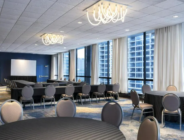 voco Chicago Downtown - Riverwalk by IHG hotel detail image 3