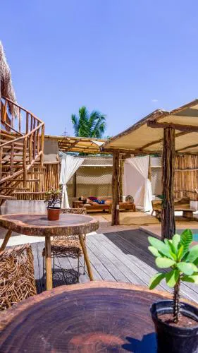 Jungla y Estrellas hotel hero