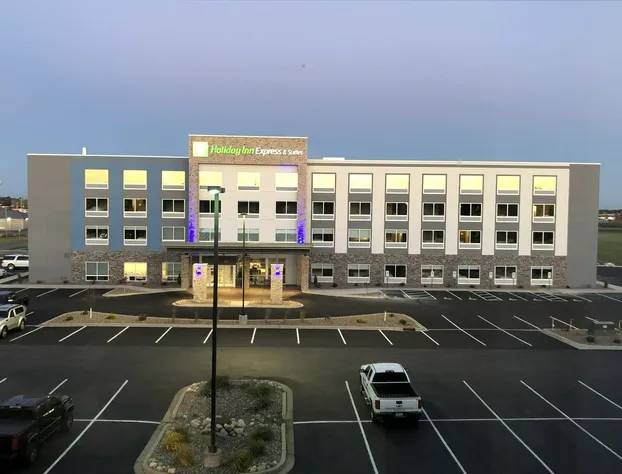 Holiday Inn Express and Suites Tomah by IHG hotel detail image 2