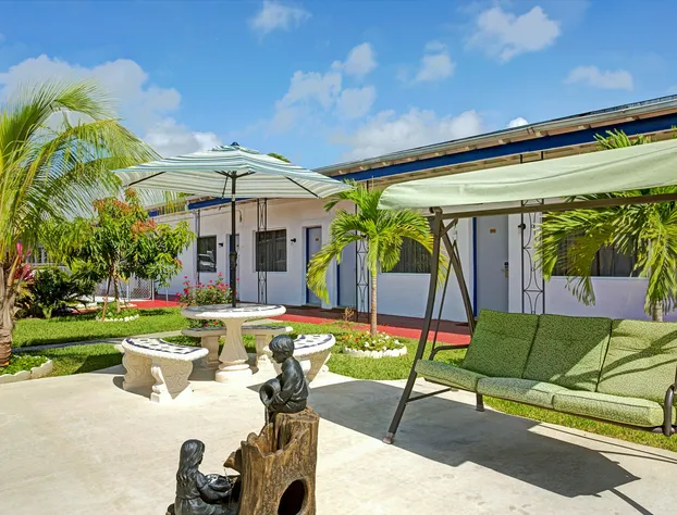 Sun And Surf Inn hotel detail image 1