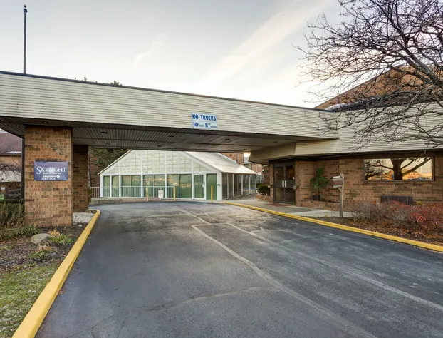 SkyLight Inn Cleveland - Willoughby hotel detail image 3