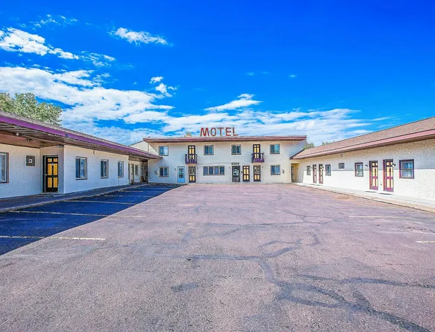 Love Hotels Silver Street by OYO at Hurley WI hotel detail image 1