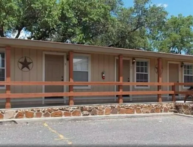 Maven's Inn & Grill hotel detail image 1