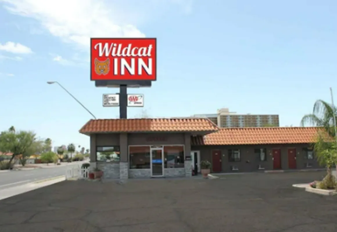 Wildcat Inn hotel hero