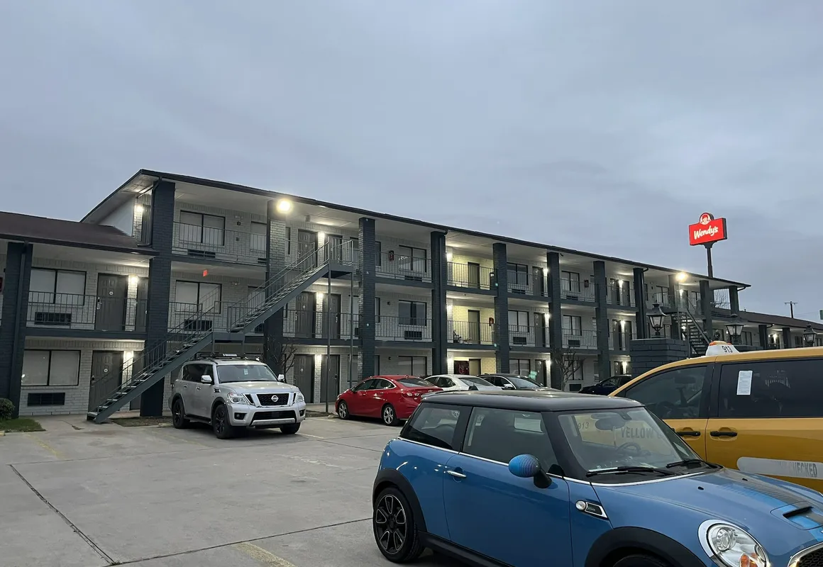 HomeTowne Studios San Antonio E - Frost Bank Center hotel hero