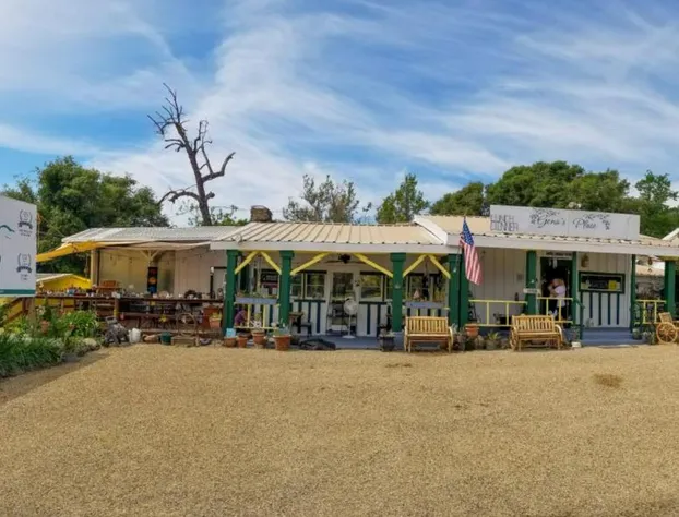 Gena's Sierra Inn & Restaurant hotel detail image 2