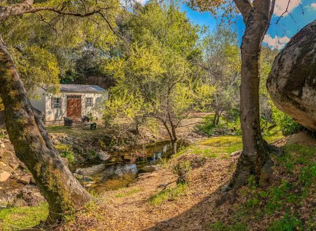 Gena's Sierra Inn & Restaurant hotel detail image 3