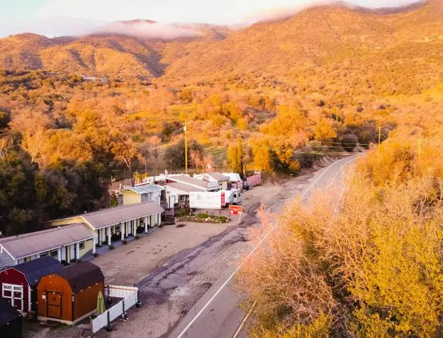 Gena's Sierra Inn & Restaurant hotel detail image 4