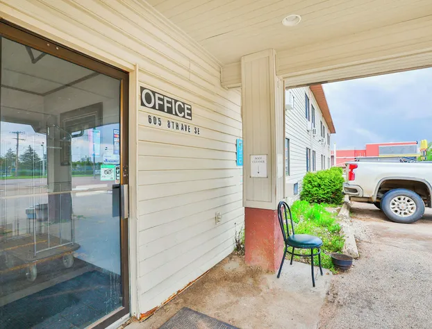 OYO Hotel Pipestone MN, Canterbury Park hotel detail image 3