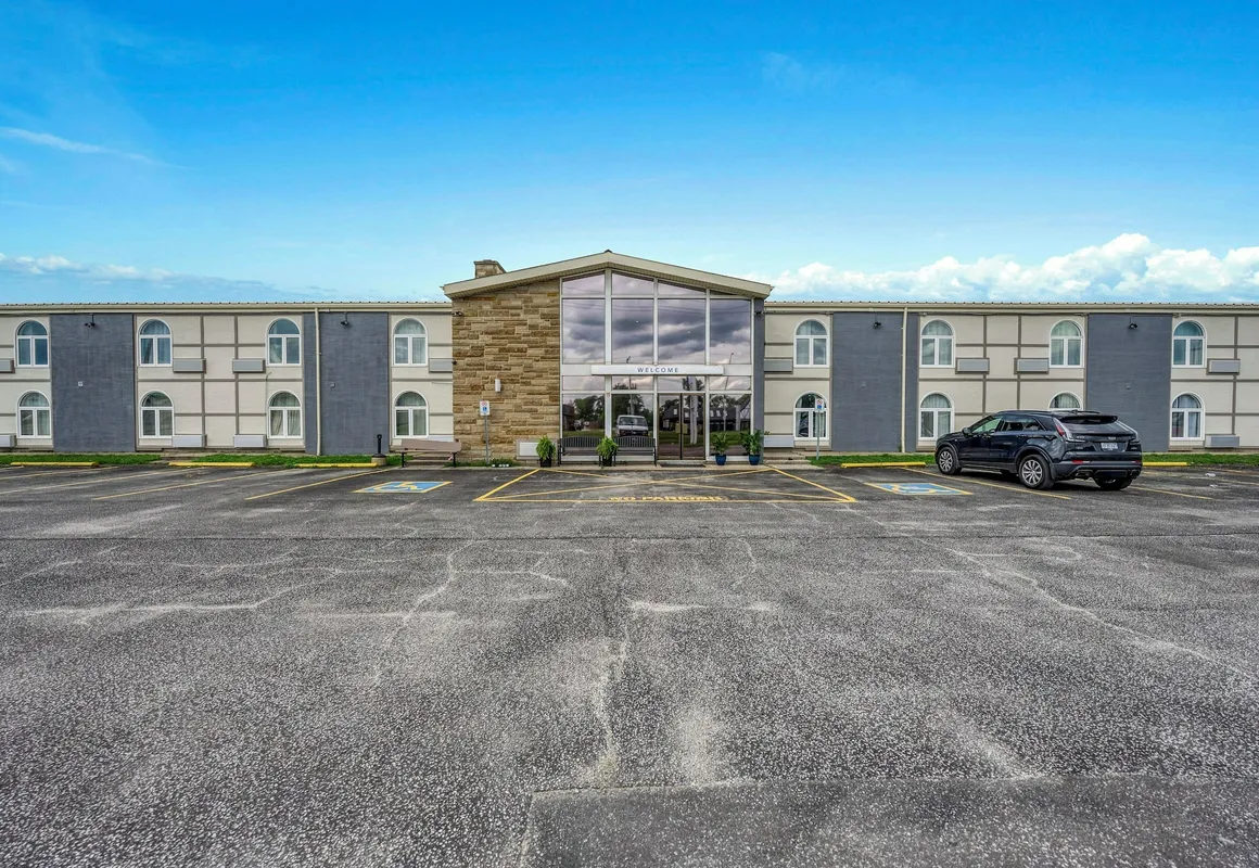 Travelodge by Wyndham Sarnia hotel hero