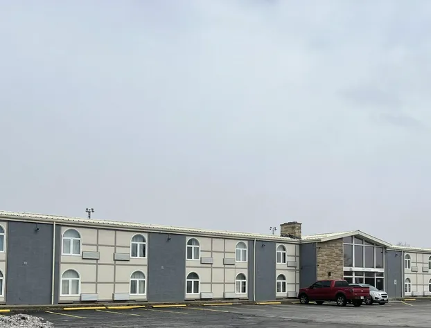 Travelodge by Wyndham Sarnia hotel detail image 1