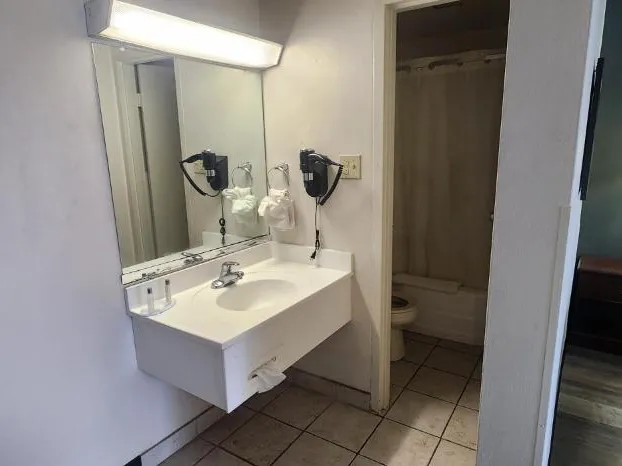 Parkview Inn and Conference Center hotel detail image 4