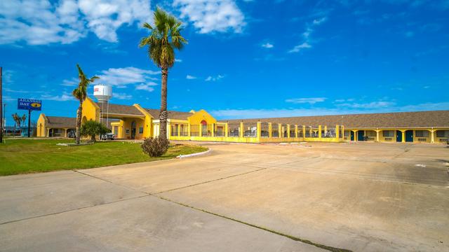 Aransas Bay Inn & Suites Corpus Christi by OYO hotel detail image 1