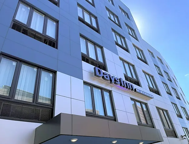 Days Inn by Wyndham Bronx NYC hotel detail image 1