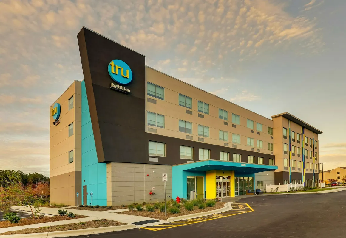 Tru By Hilton Smithfield I-95 hotel hero