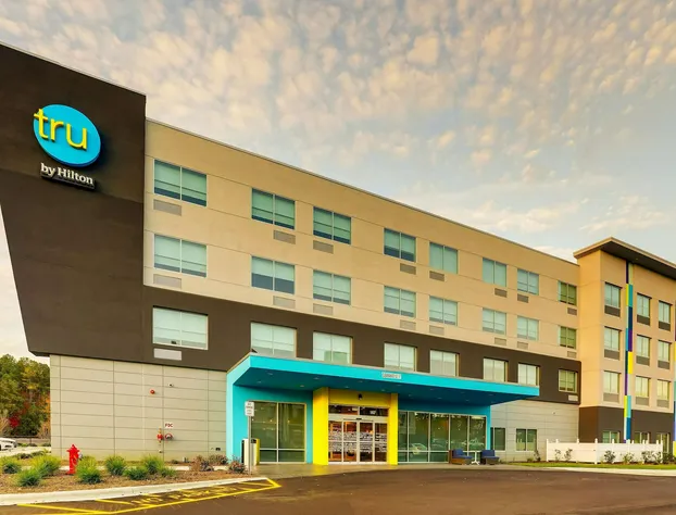 Tru By Hilton Smithfield I-95 hotel detail image 1