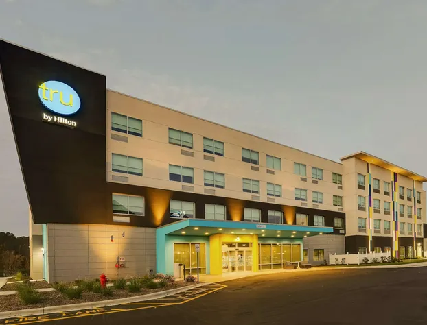 Tru By Hilton Smithfield I-95 hotel detail image 2