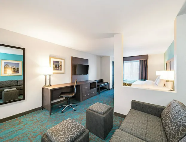 Comfort Inn And Suites hotel detail image 4