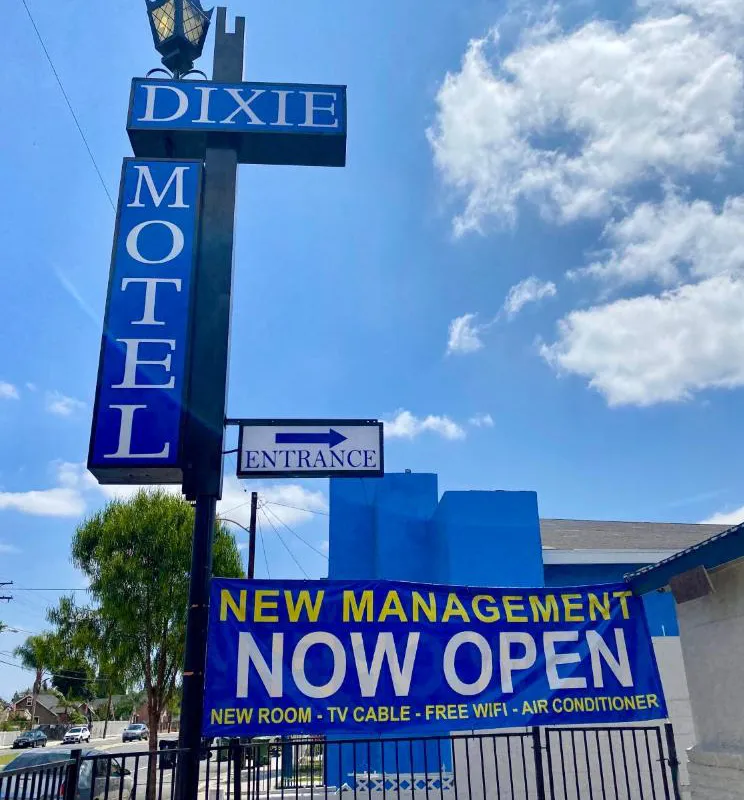 Dixie Motel hotel hero